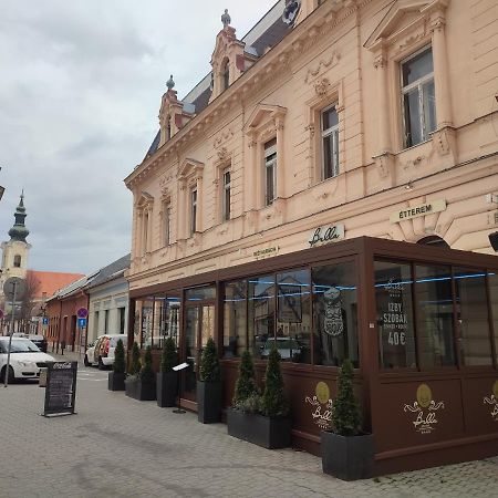 Bella Penzion Комарно Экстерьер фото